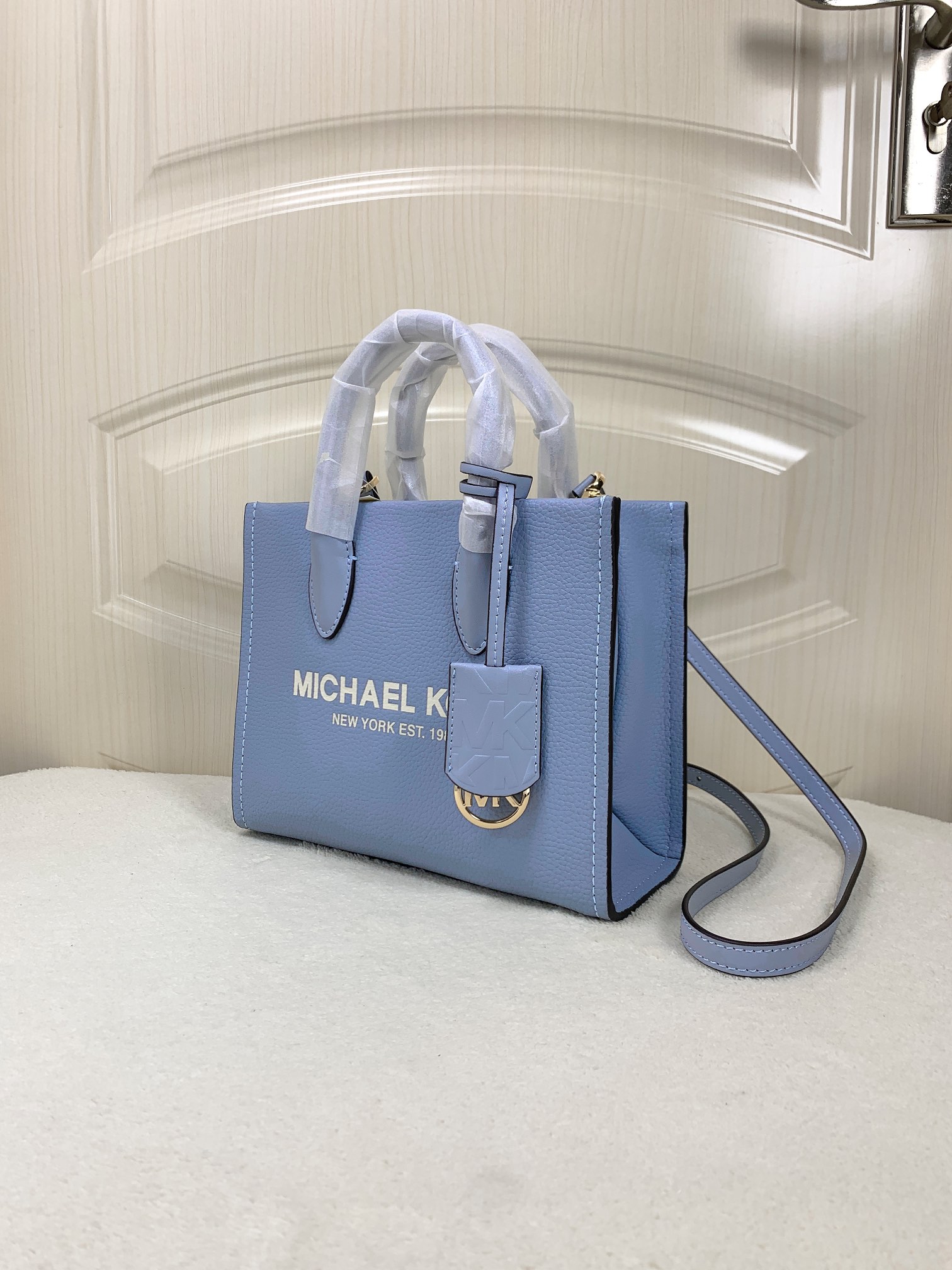 Michael Kors ～新款小号mirella米瑞拉托特包 采用鹅卵石压花牛皮材质 牛皮天然的纹理碰上柔美的莫兰迪色调