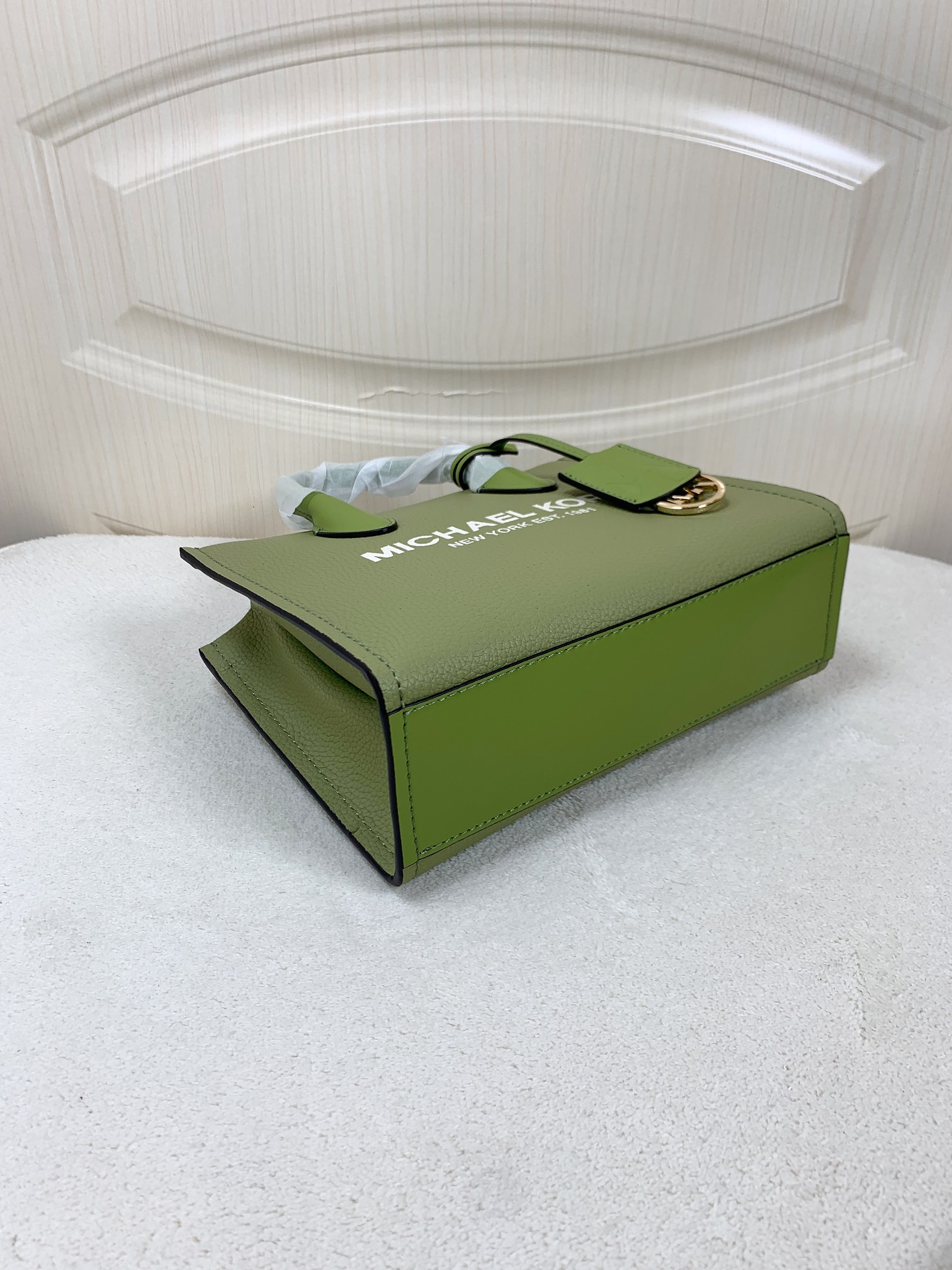 Michael Kors ～新款小号mirella米瑞拉托特包 采用鹅卵石压花牛皮材质 牛皮天然的纹理碰上柔美的莫兰迪色调