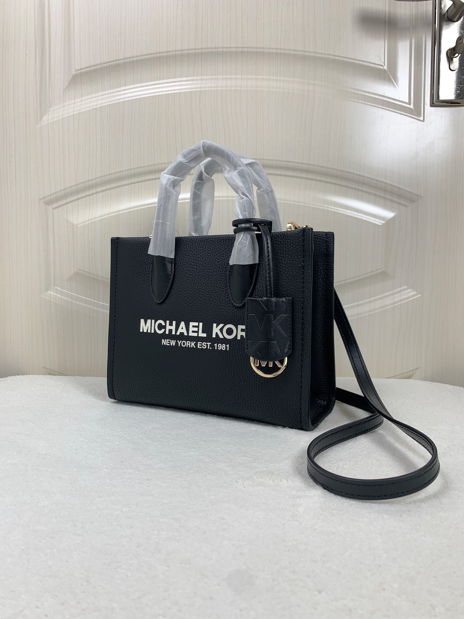 Michael Kors ～新款小号mirella米瑞拉托特包 采用鹅卵石压花牛皮材质 牛皮天然的纹理碰上柔美的莫兰迪色调