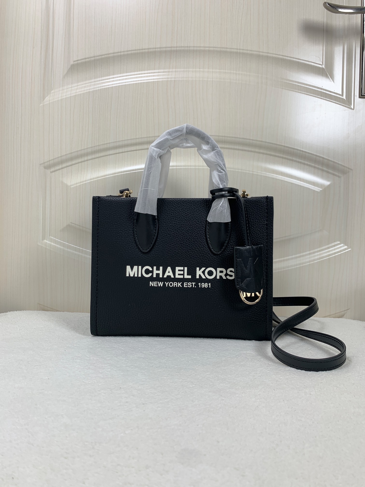 Michael Kors ～新款小号mirella米瑞拉托特包 采用鹅卵石压花牛皮材质 牛皮天然的纹理碰上柔美的莫兰迪色调