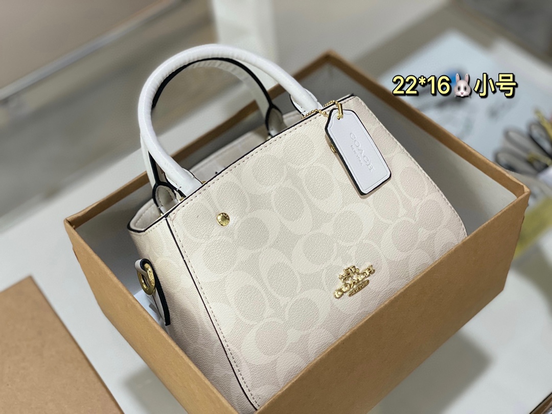 J5 小号  Coach 蔻驰 蒙田包Coach原单开模定制 专柜同步 最 COACH代工厂出货 与正品无差原单老鼠货 顶级品质 进口原单面料整包YKK亮泽金LOGO 炒鸡火超级实用的款式 内衬logo时尚百搭款式 不挑年龄段 喜欢的抓紧自留啦专柜 尺寸 22*16cm小号