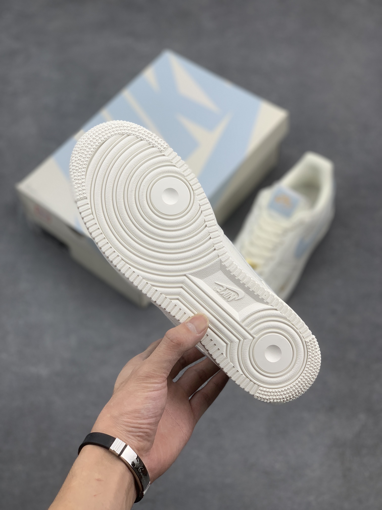 Nike Air Force 1 '07 Low Sky Blue Casual Sneakers - Breathable & Comfortable 7 i1663262734 1086 5