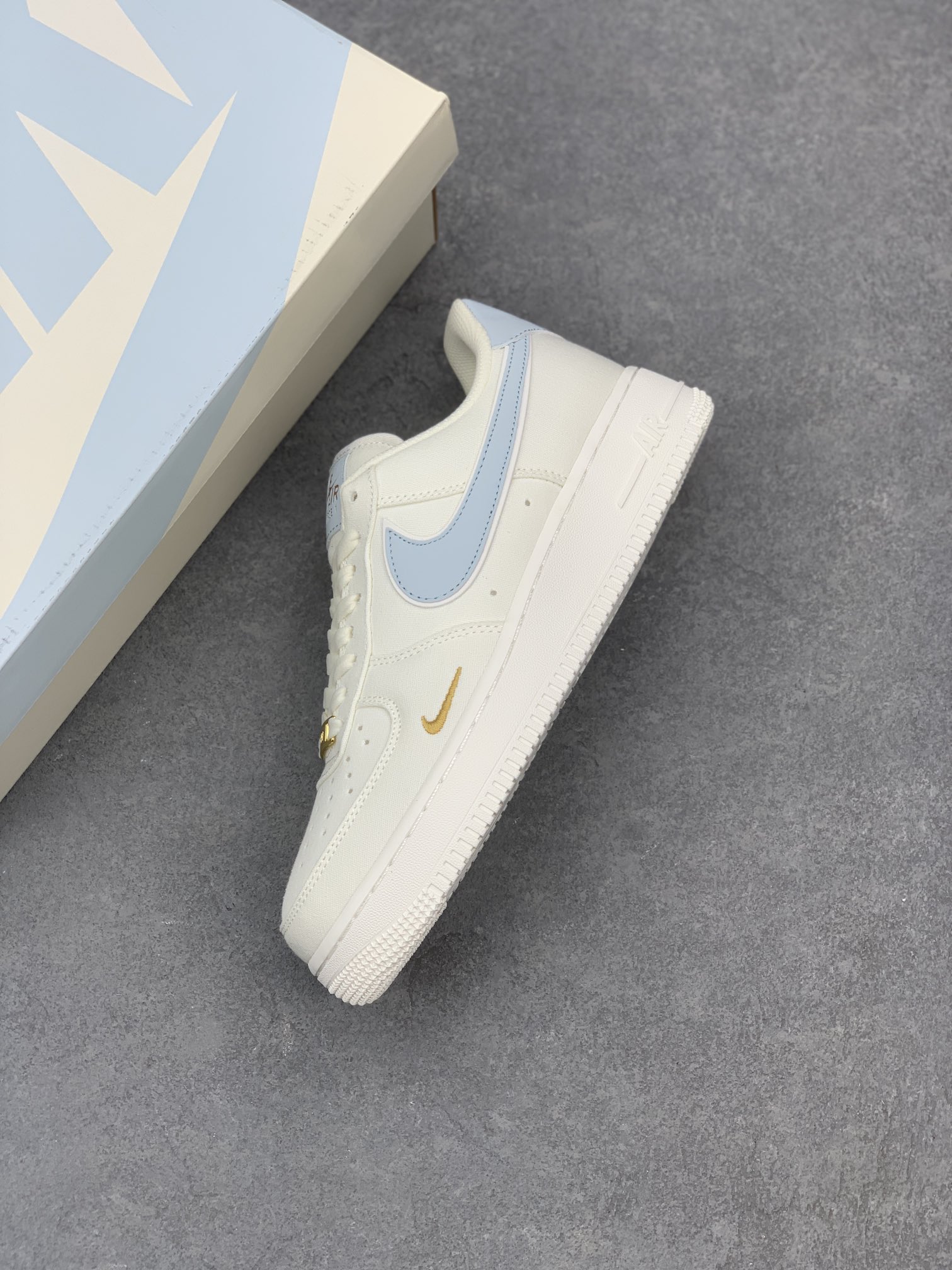 Nike Air Force 1 '07 Low Sky Blue Casual Sneakers - Breathable & Comfortable 8 i1663262734 8623 6
