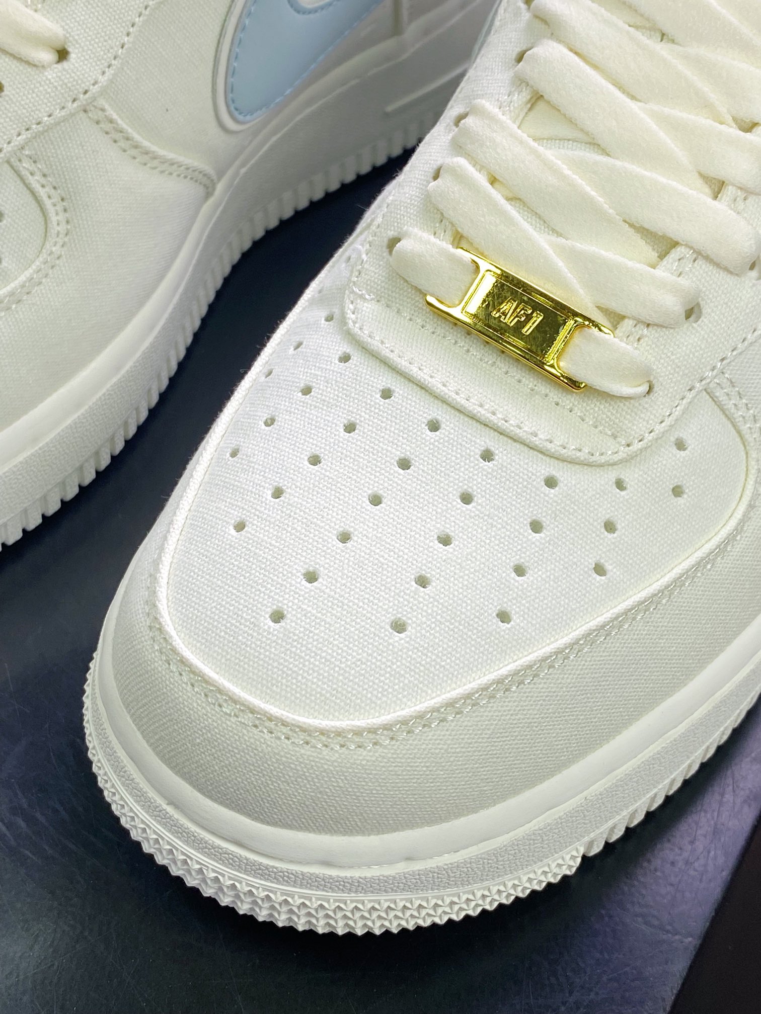 Air Force 1’07 Low QS”Sail/Light Blue/Gold”空军一号MN5696-009-Chinese wholesaler seller Clothes Bags handbags wholesale Shoes High Quatity wholesaler seller Cheap Sneakers from China Factory Chinese suppliers china wholesale clothing wholesaler seller Air Force 1’07 Low QS”Sail/Light Blue/Gold”空军一号MN5696-009