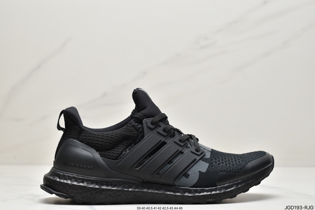 Undefeated x Adidas UltraBoost ”Triple Black” 1.0 first generation popcorn jogging shoes EF1966