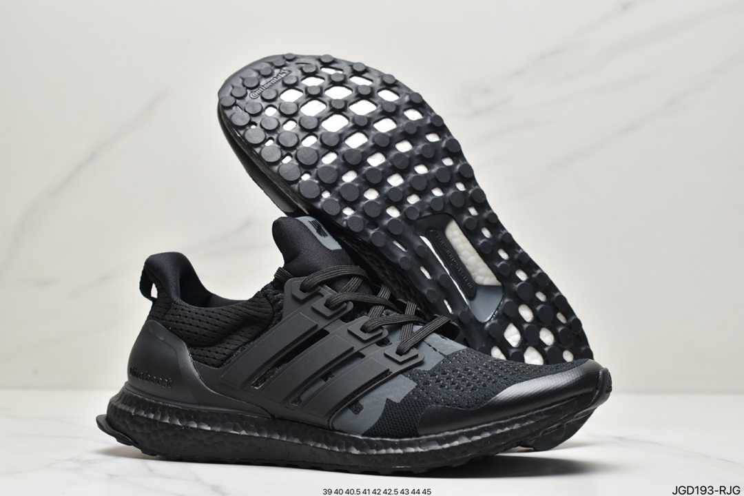 Undefeated x Adidas UltraBoost ”Triple Black” 1.0 first generation popcorn jogging shoes EF1966