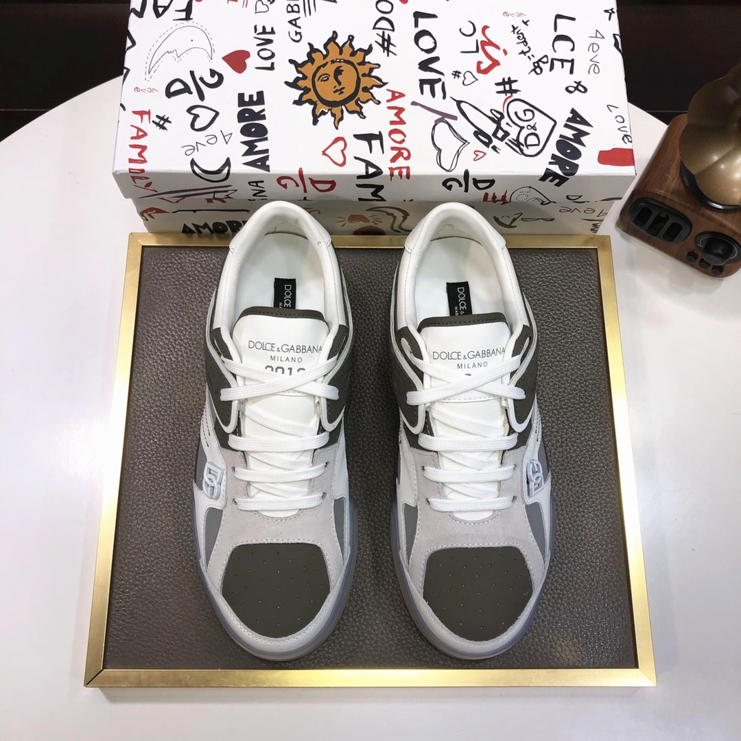 J5  Dolce&Gabbana 杜嘉班纳原单材料内里杜嘉班纳男鞋上新原单级限量潮鞋，原单滴胶工艺品质，专柜同步，原版复刻，做工一流欧美大师设计，完美打造顶级品质，个性十足，时尚新颖。上脚极致舒适，千锤百炼为您量身定制。鞋垫：高档舒适羊里大底：原版橡胶防滑耐磨大底