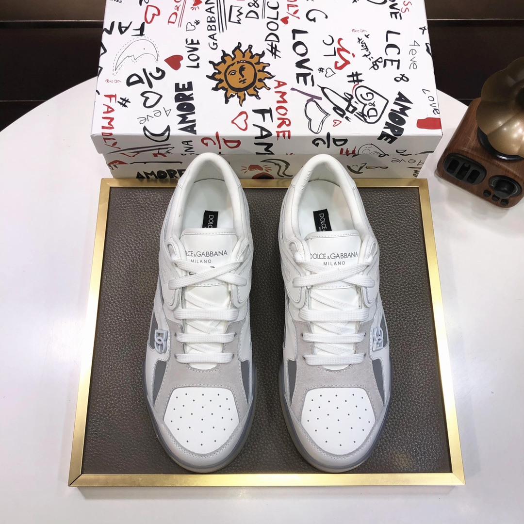 J5  Dolce&Gabbana 杜嘉班纳原单材料内里杜嘉班纳男鞋上新原单级限量潮鞋，原单滴胶工艺品质，专柜同步，原版复刻，做工一流欧美大师设计，完美打造顶级品质，个性十足，时尚新颖。上脚极致舒适，千锤百炼为您量身定制。鞋垫：高档舒适羊里大底：原版橡胶防滑耐磨大底