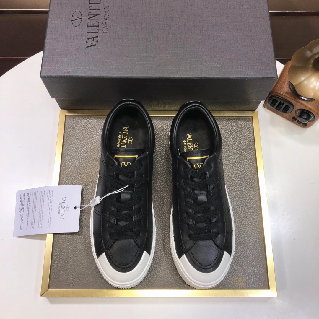K5  Valentino 华伦天奴 原单  最新時尚休闲男鞋鞋面選用进口上等原版头层牛皮拼接飞织，网布内里，上脚非常有型，个性时尚橡膠耐磨大底，实物拍摄實物更好看，