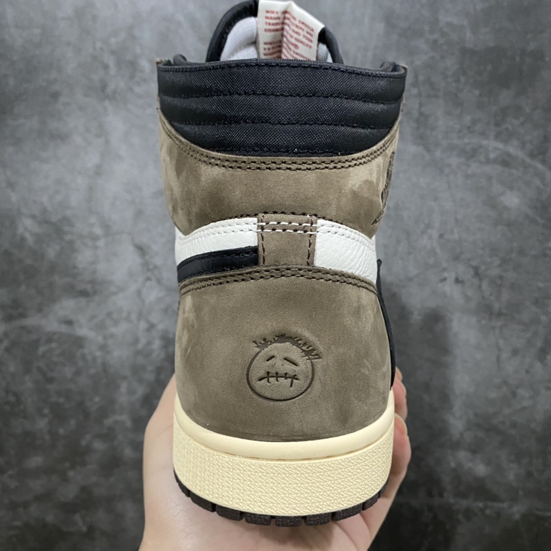 图片[4]-老DT版本Travis Scott x Air Jordan AJ1 TS 联名深棕倒勾 CD4487-100 全新升级网板中底 原楦原纸板开发 极致一眼正品既视感 原厂皮料 承诺百分百一致原鞋 鞋面清洁度最高QC检验标准 控制溢胶 飞翼3D高频深度立体 全市场仅此一家 鞋盒、防尘纸 均采购来自原厂 尺码：36 36.5 37.5 38 38.5 39 40 40.5 41 42 42.5 43 44 44.5 45 46 47.5-选品中心