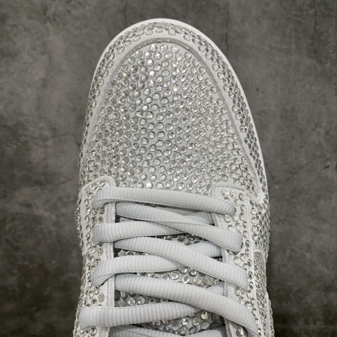 图片[5]-Nike SB Dunk Low 笑脸灰满钻 原盒全套配件 原厂原档案开发，原盒原标，原厂头层皮料，官方厚鞋舌设计，做工细节全方位比对原鞋。 编码 CZ2670-001 尺码：36/47.5-选品中心