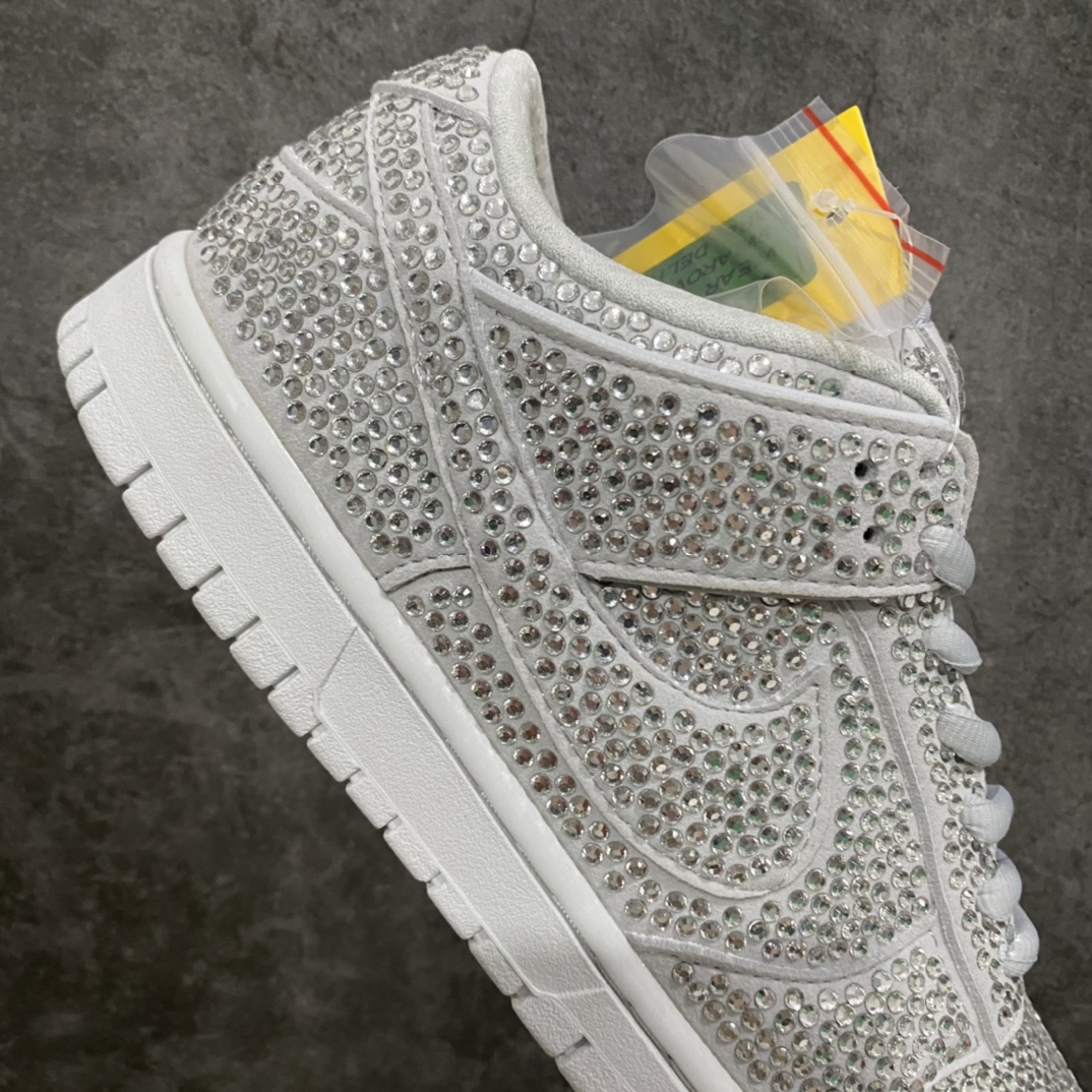 图片[7]-Nike SB Dunk Low 笑脸灰满钻 原盒全套配件 原厂原档案开发，原盒原标，原厂头层皮料，官方厚鞋舌设计，做工细节全方位比对原鞋。 编码 CZ2670-001 尺码：36/47.5-选品中心