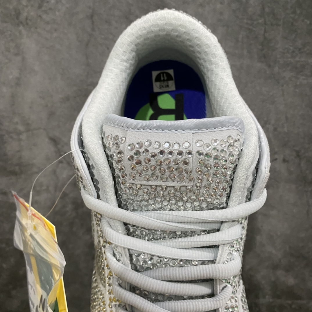 图片[8]-Nike SB Dunk Low 笑脸灰满钻 原盒全套配件 原厂原档案开发，原盒原标，原厂头层皮料，官方厚鞋舌设计，做工细节全方位比对原鞋。 编码 CZ2670-001 尺码：36/47.5-选品中心