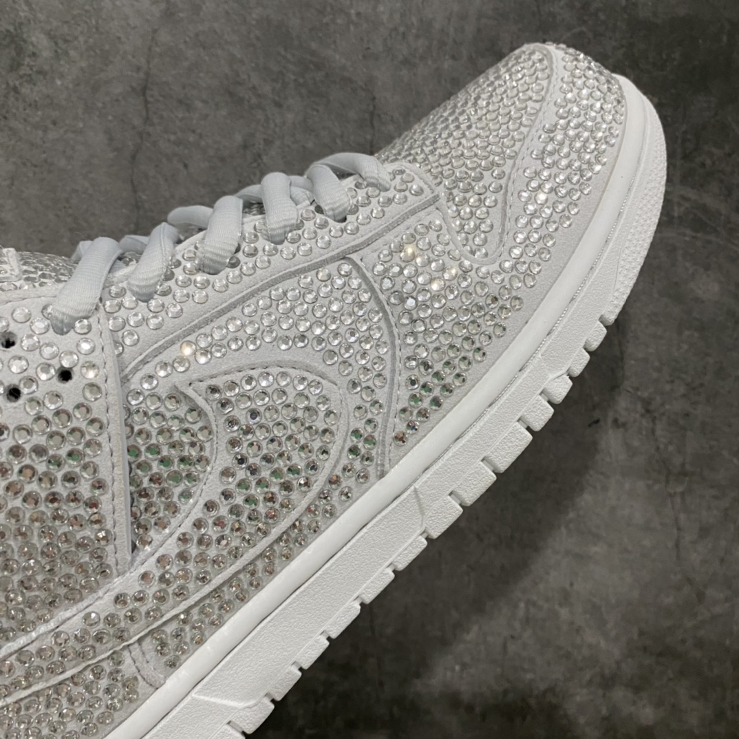 图片[6]-Nike SB Dunk Low 笑脸灰满钻 原盒全套配件 原厂原档案开发，原盒原标，原厂头层皮料，官方厚鞋舌设计，做工细节全方位比对原鞋。 编码 CZ2670-001 尺码：36/47.5-选品中心