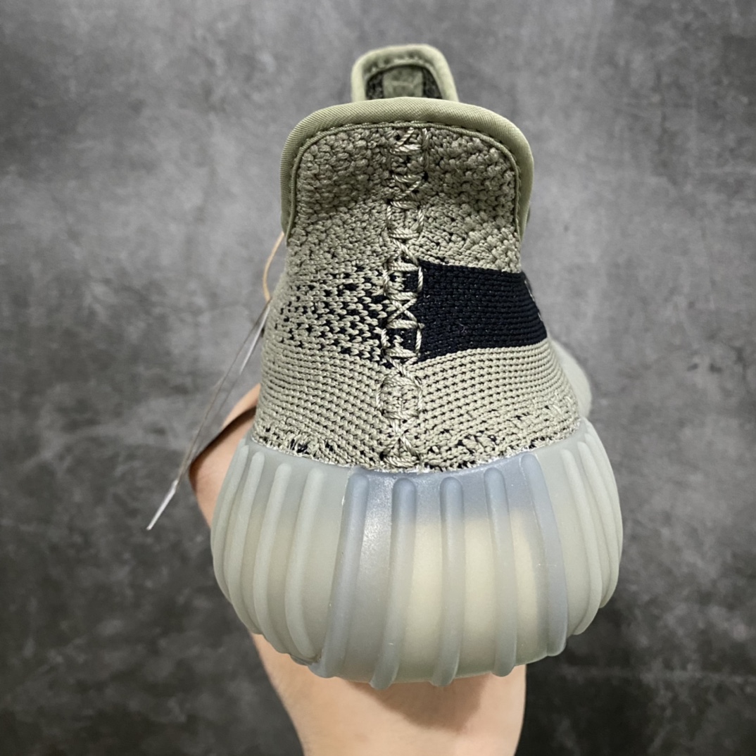 图片[4]-lw老汪纯原 Yeezy Boost 350 V2浅绿黑HQ2059 市场最抗打 口碑最稳定的版本之一 第一梯队产物💪🏻 全套原楦 原纸版 原鞋开模完美打造 采用辰元飞织鱼丝网原厂面 非进口机台 大底原厂半透明RB巴斯夫满钉大底 原厂东莞百宏3M反光鞋带 质感一致 原厂鑫成新粉原鞋垫 LOGO胶浆印花 钛金针与高士马克线针车精工打造 一切遵循原厂指令单采购同源原材 采购全套原厂进口材料 原纸版 原楦头 一切同源公司货 大几率过验 混卖无压力 尺码：36 36.5 37 38 38.5 39 40 40.5 41 42 42.5 43 44 44.5 45 46 47 48-选品中心