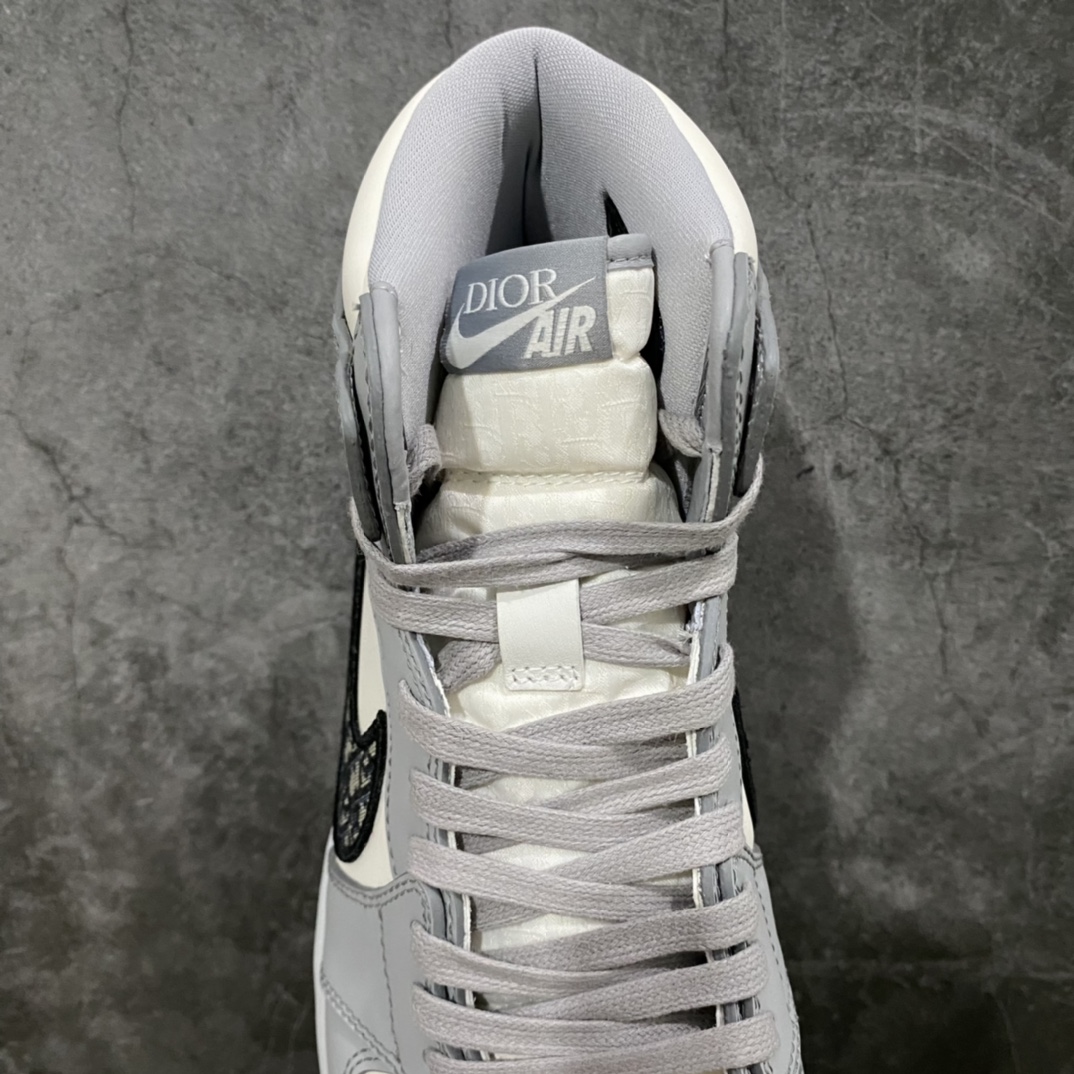 图片[8]-LW老汪版Dior x Air Jordan 1 AJ1大迪奥高帮 整个市场最贵的版本 也是最稳的版本 真正购入原鞋拆解开发 材料全部使用原厂材料 细节做工完美复刻原鞋 勾子刺绣效果市场别无二家 无需太多文案描述 高端零售的顾客 要想最稳的版本 此版本是不二之选！ 尺码：36-47.5-选品中心