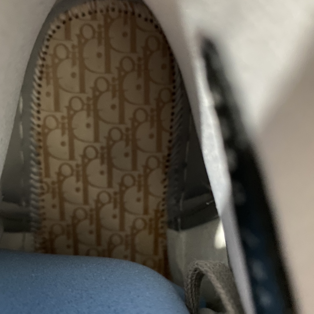 图片[6]-LW老汪版Dior x Air Jordan 1 AJ1大迪奥高帮 整个市场最贵的版本 也是最稳的版本 真正购入原鞋拆解开发 材料全部使用原厂材料 细节做工完美复刻原鞋 勾子刺绣效果市场别无二家 无需太多文案描述 高端零售的顾客 要想最稳的版本 此版本是不二之选！ 尺码：36-47.5-选品中心