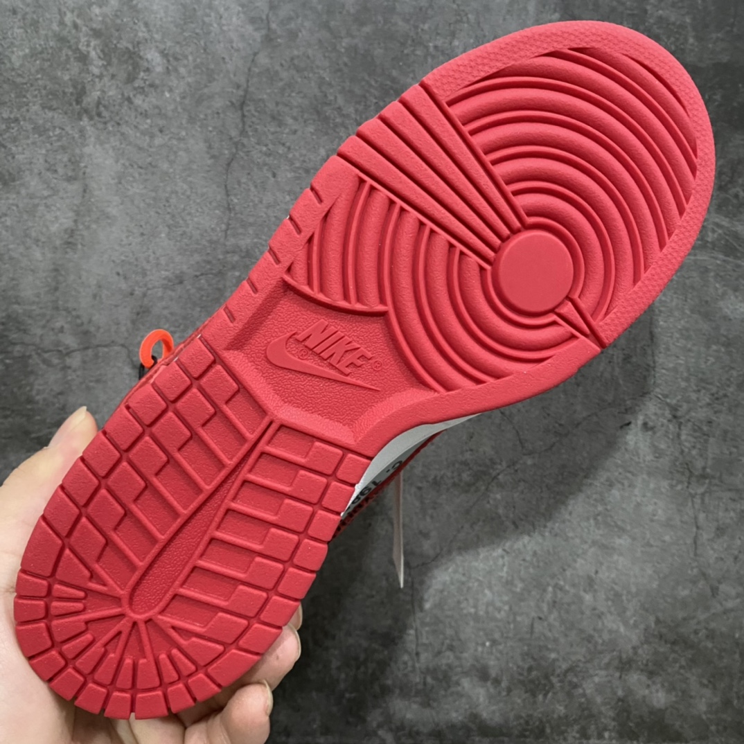 图片[9]-Top版本Off-White™ x NK Dunk Low OW联名灰红CT0856-600 原厂皮料加持 原楦原模打造完美版型 原厂航空铝磨具打磨大底 极致还原 无解鞋型 原盒原装配套 圈内天花板工艺 原厂冲刀 超高清洁度 全鞋零毛边皮料切割 采用原厂百宏鞋带以及原厂百宏织唛舌标 鞋带孔收紧绳长度 足以区分市面口嗨版本 原厂油墨 色泽亮度 高频效果一致 原厂拉帮工艺 针距密度一致 一针一线自然拉伸不弯曲 青岛定制原装标几率过验 尺码：36 36.5 37.5 38 38.5 39 40 40.5 41 42 42.5 43 44 44.5 45 46 47.5-选品中心
