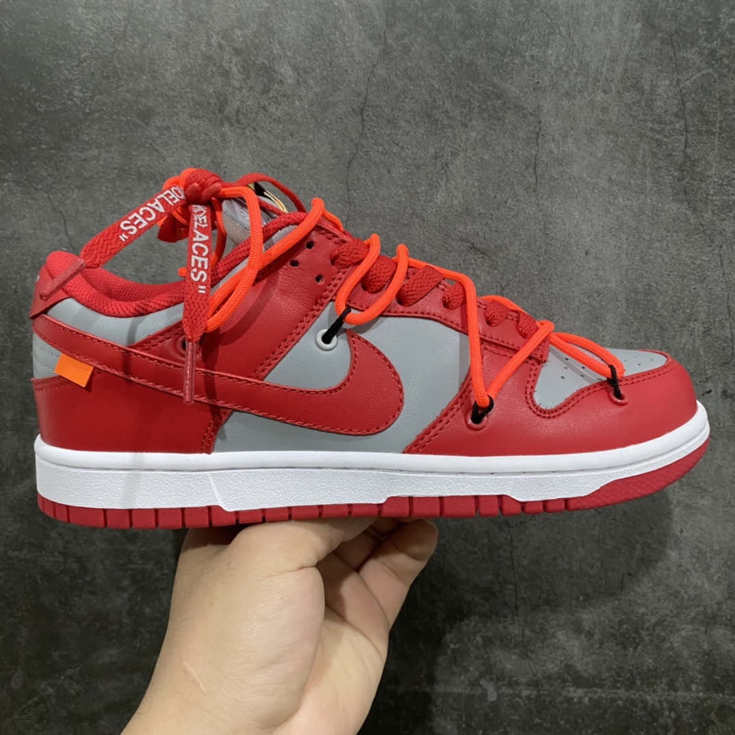 Top版本Off-White™ x NK Dunk Low OW联名灰红CT0856-600 原厂皮料加持 原楦原模打造完美版型 原厂航空铝磨具打磨大底 极致还原 无解鞋型 原盒原装配套 圈内天花板工艺 原厂冲刀 超高清洁度 全鞋零毛边皮料切割 采用原厂百宏鞋带以及原厂百宏织唛舌标 鞋带孔收紧绳长度 足以区分市面口嗨版本 原厂油墨 色泽亮度 高频效果一致 原厂拉帮工艺 针距密度一致 一针一线自然拉伸不弯曲 青岛定制原装标几率过验 尺码:36 36.5 37.5 38 38.5 39 40 40.5 41 42 42.5 43 44 44.5 45 46 47.5-选品中心