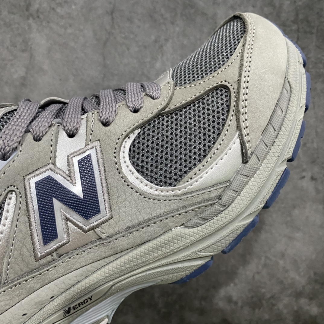 图片[6]-独家纯原版 新百伦New Balance ML2002RA NB2002R经典灰绿 全套原楦原纸板原厂数据开发 原厂网纱 原装进口荔枝纹皮料正确绒感卡色 正确中底拉帮中底网布细节 一比一手工擦旧效果 冲裁组合 匠心打造 耗时两个月开发完成 工艺极其复杂难度可想而知 新开独立私模大底 全网唯一正确做旧组合大底 高端零售专供产物 尺码：36/45-选品中心