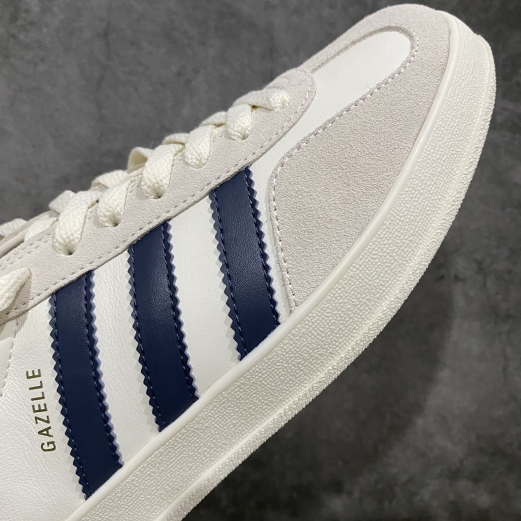 图片[6]-R版 市场目前最优版本 古驰Gucci x AD Originals Gazelle\”Esquisite Gucci\”联名羚羊系列低帮复古百搭休闲运动板鞋 HQ8849 双方以 Originals GAZELLE 以为蓝本，保留鞋身三线的同时，通过帆布、麂皮、仿蛇纹理和 Gucci Logo 元素等配色，释放出出多样的可塑性。大底方面则在后跟特别刻印有 Gucci 字样，彰显联名身份。 尺码：36 36.5 37 38 38.5 39 40 40.5 41 42 42.5 43 44-选品中心