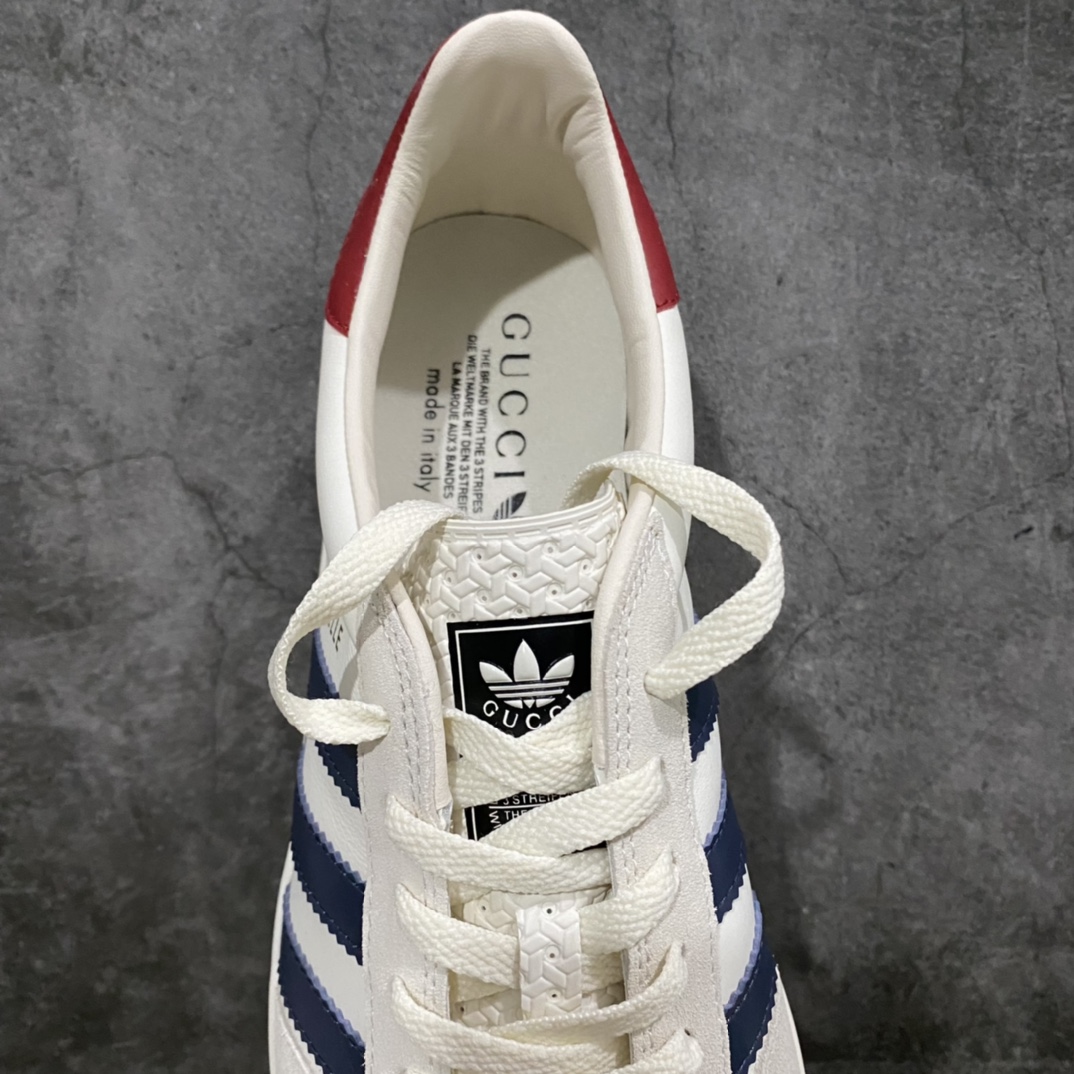 图片[8]-R版 市场目前最优版本 古驰Gucci x AD Originals Gazelle\”Esquisite Gucci\”联名羚羊系列低帮复古百搭休闲运动板鞋 HQ8849 双方以 Originals GAZELLE 以为蓝本，保留鞋身三线的同时，通过帆布、麂皮、仿蛇纹理和 Gucci Logo 元素等配色，释放出出多样的可塑性。大底方面则在后跟特别刻印有 Gucci 字样，彰显联名身份。 尺码：36 36.5 37 38 38.5 39 40 40.5 41 42 42.5 43 44-选品中心