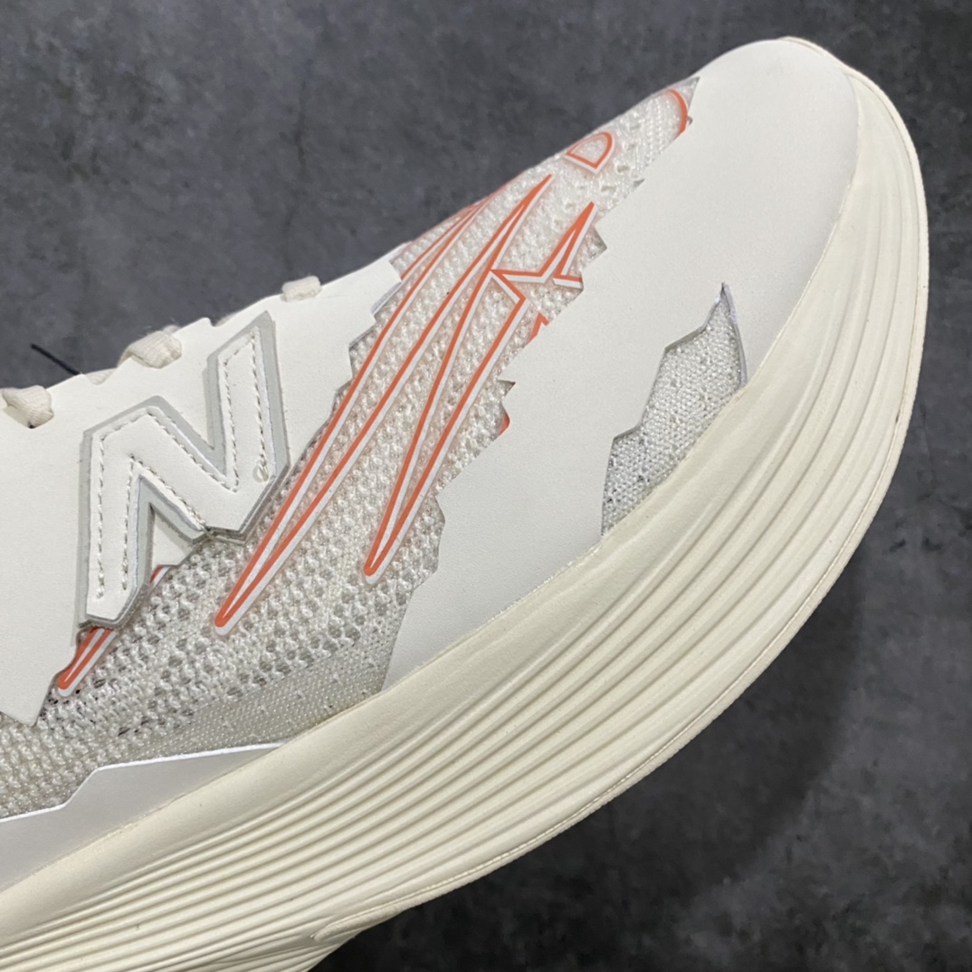 图片[6]-外贸纯原版出货‼️ Stone Island x New Balance RC Elite V2 NB石头岛联米白红配色 Stone Island与NewBalance\’s Tokyo Design Studio合作推出FuelCellRCEliteV2 这是双方首次选用特定的跑步和训练鞋合作。因为两者有一些共同的核心价值观。创新、独立和无噱头品质的传承使字母N和StoneIsland指南针成为品味的代名词。Stone Island Tokyo Design Studio FuelCell RC Elite的外型、推进性的FuelCell缓震、全掌、能量回馈的碳纤维板和透气的针织鞋面，搭配锯齿状边缘，合成覆盖层，灵感来源于经典的574。 尺码：36 37 37.5 38 38.5 39.5 40 41.5 42 42.5 43 44 44.5 45 46.5-选品中心