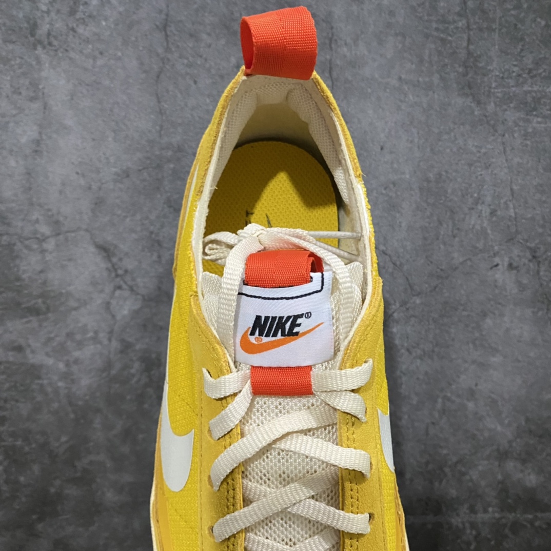图片[8]-神版Tom Sachs x NK Craft General Purpose Shoe 联名宇航员4.0火星鞋 DA6672-200 整双鞋的外形和Killshot 较为相似 使用 Mesh 材料作为主体 鞋头和鞋跟都有麂皮材质做加强 鞋头处还有热压材料保护脚趾 整体配色方案较为低调 浅灰色的麂皮搭配上乳白色的 Mesh 材料 鞋身上纯白色硕大的Swoosh 也更吸引人眼球 鞋领口处还有蓝色的标签作为点缀 中底方面使用大地色系的泡棉材质 和浅色的鞋身形成反差带来视觉冲击力 鞋盒上的亮点也不少 手绘风格的 Tom Sachs 和 General Purpose Shoe 字样以及 Swoosh 在鞋盒侧面异常亮眼 颇有 Tom 的个人风格 鞋盒底部也有手写风格的文字 Own Less Do More 尺码：36 36.5 37.5 38 38.5 39 40 40.5 41 42 42.5 43 44 44.5 45 46-选品中心