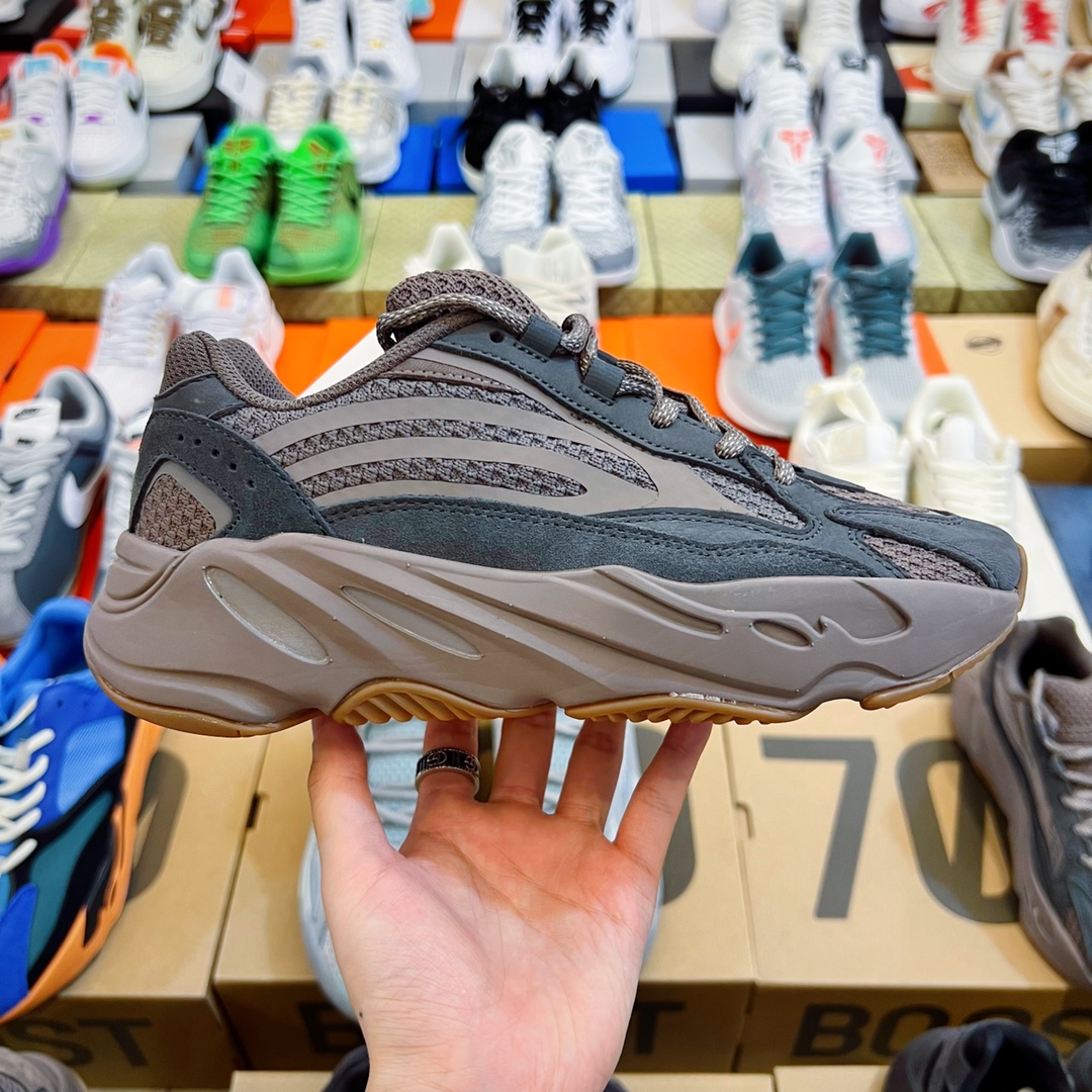 大厂出品 纯原回馈Yeezy Boost 700 V2 复古老爹鞋