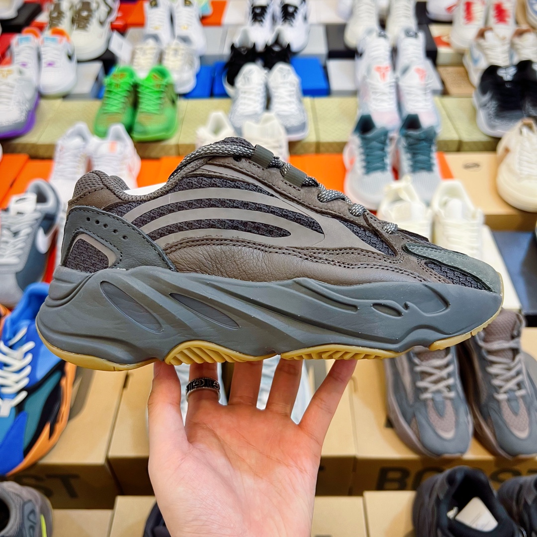 大厂出品 纯原回馈Yeezy Boost 700 V2 复古老爹鞋