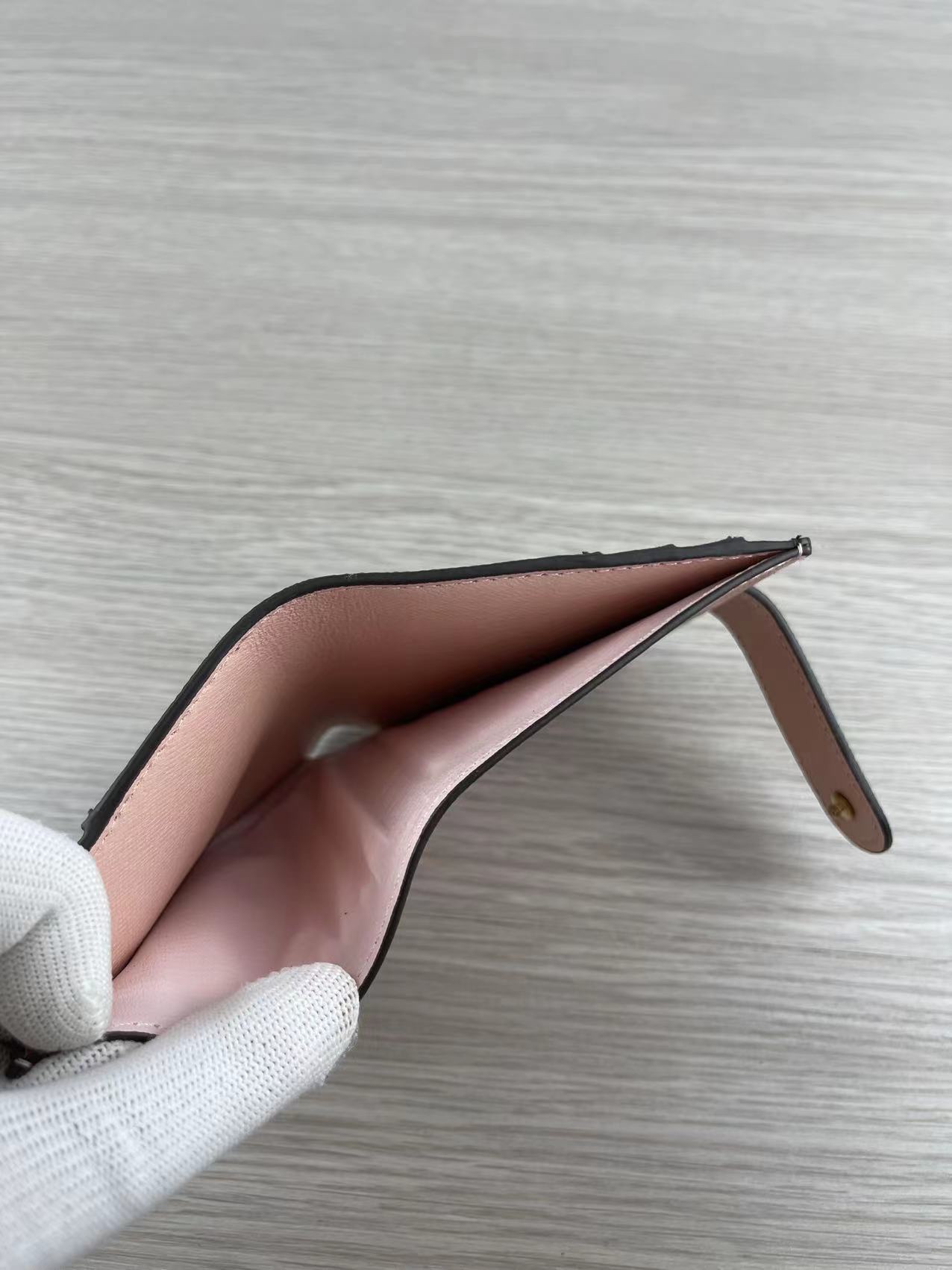 Pink leather card holder packaging