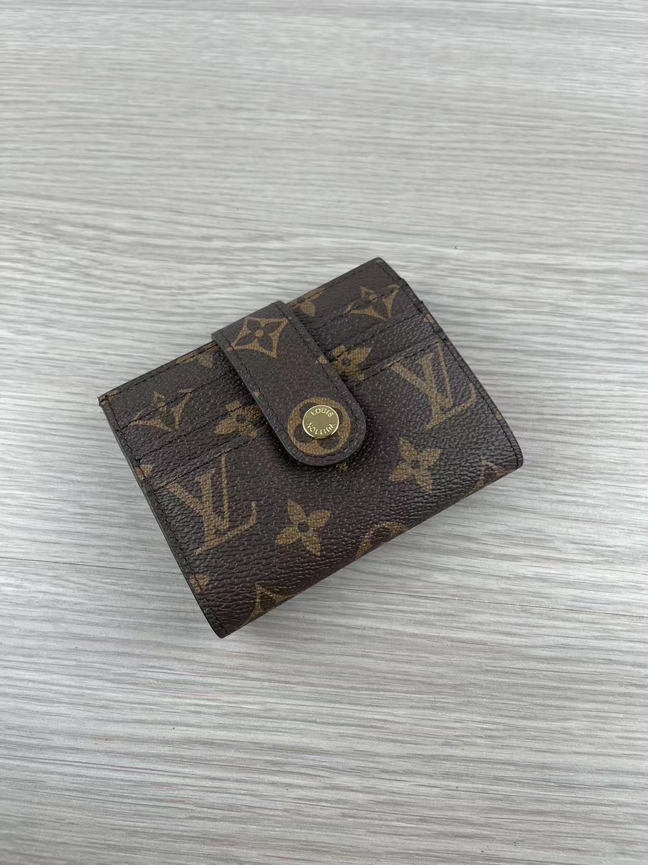 Leather card holder front view