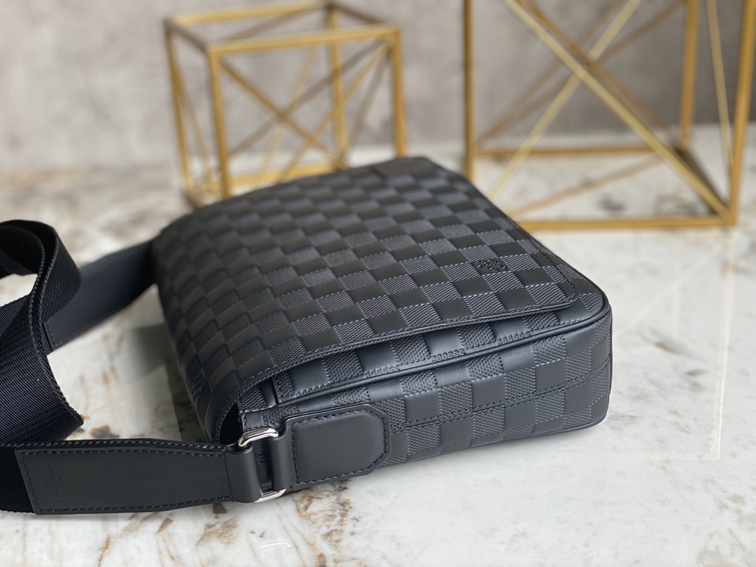 Louis Vuitton Haute Couture Classic Luxury Handbag Shoulder Crossbody 3