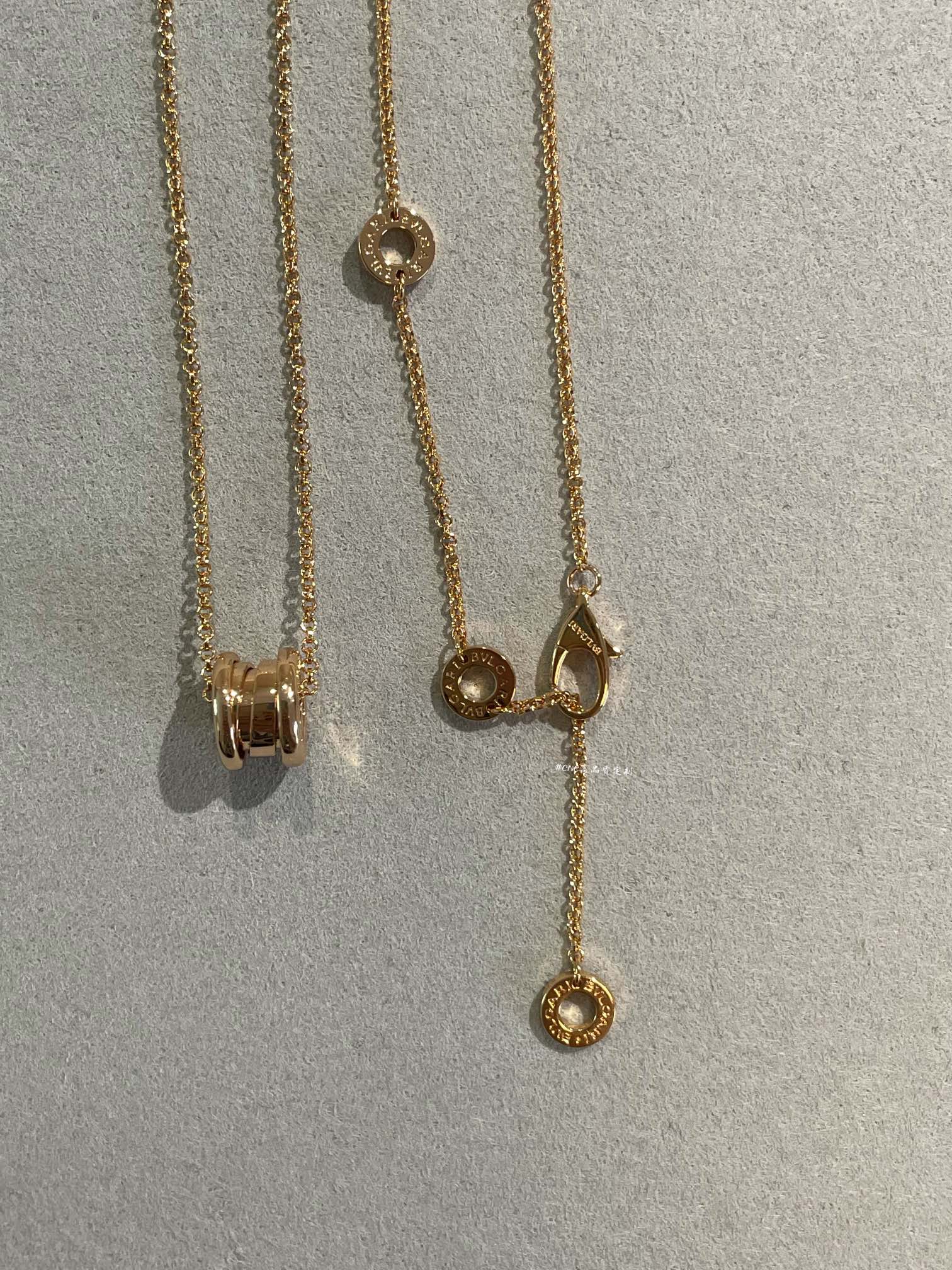 👑弹簧弹簧！顾名思义～就是可以弹🤩🤩🤩进口弹簧片拆件研发单独精雕定制‼️捏一下弹簧都可以完美重叠～