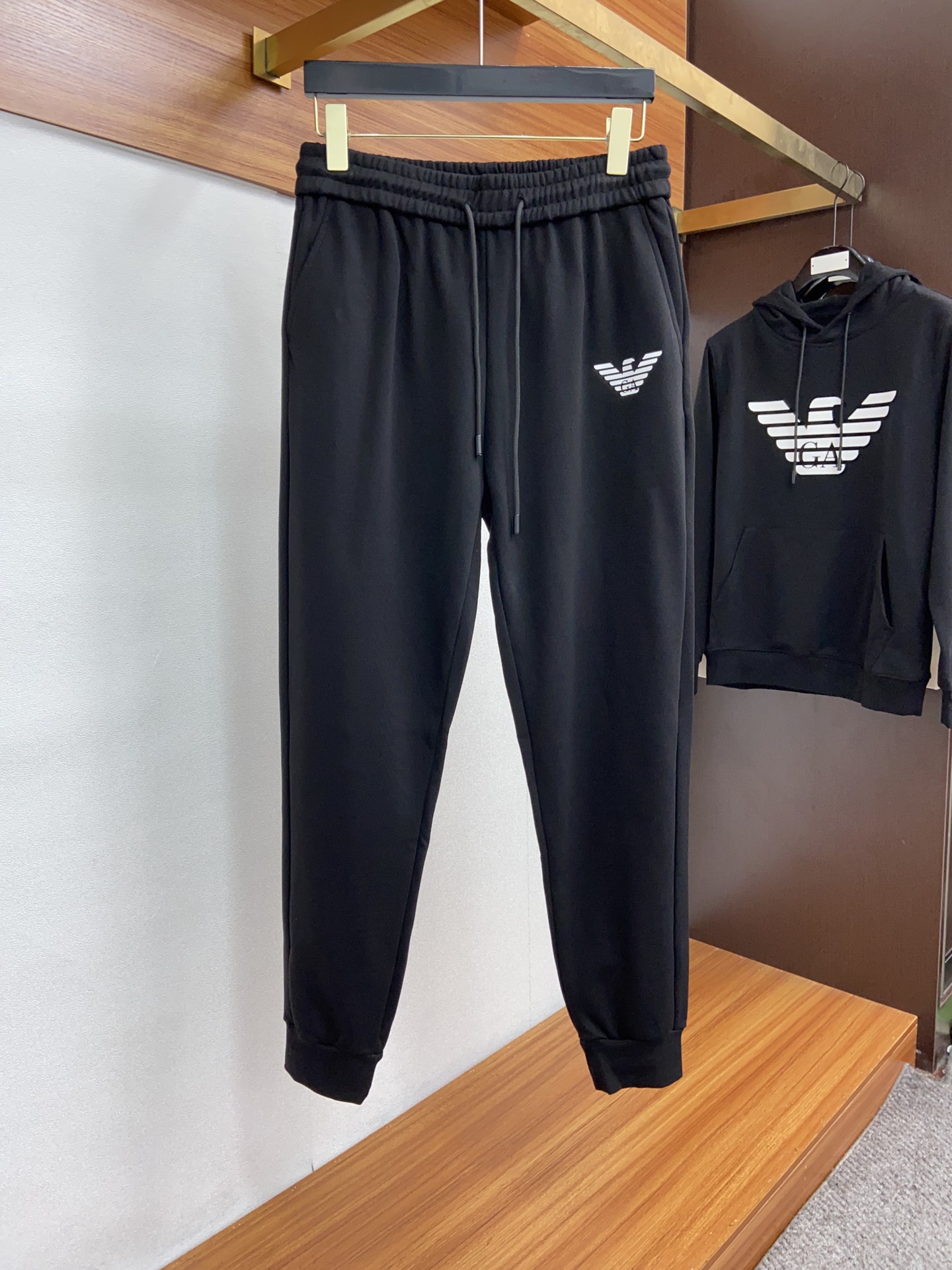 2022秋冬🆕EA标签压花棉质连帽卫衣套装