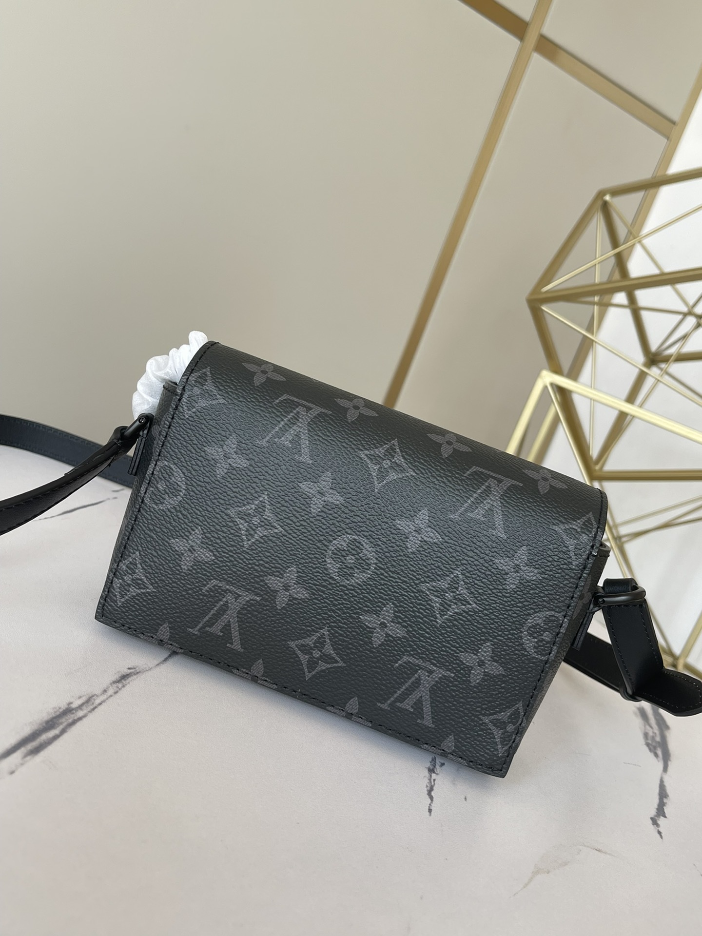 顶级原单独家实拍M81783黑花MonogramTaurillon皮革与Steamer风格链条等经典元素