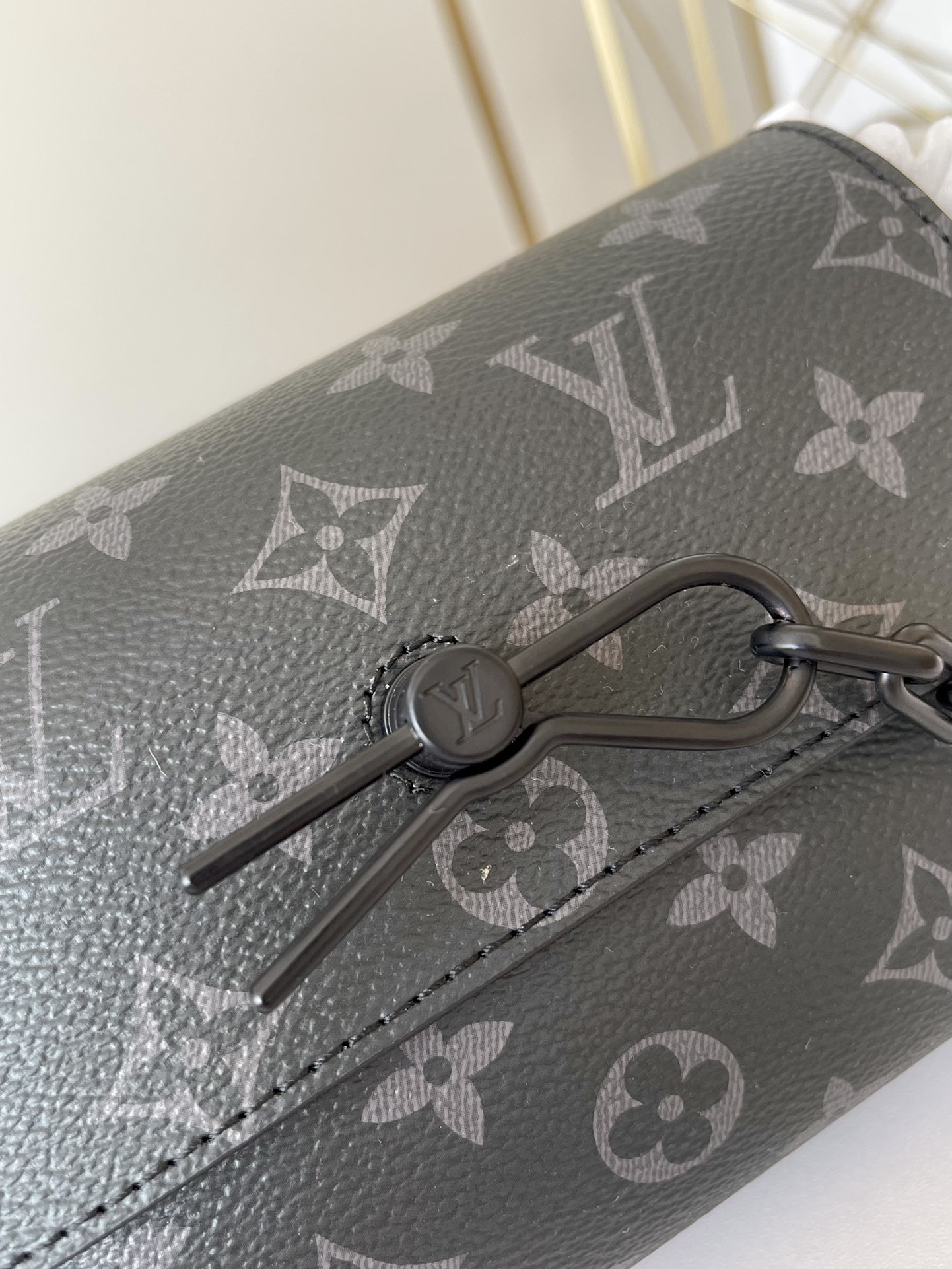 顶级原单独家实拍M81783黑花MonogramTaurillon皮革与Steamer风格链条等经典元素