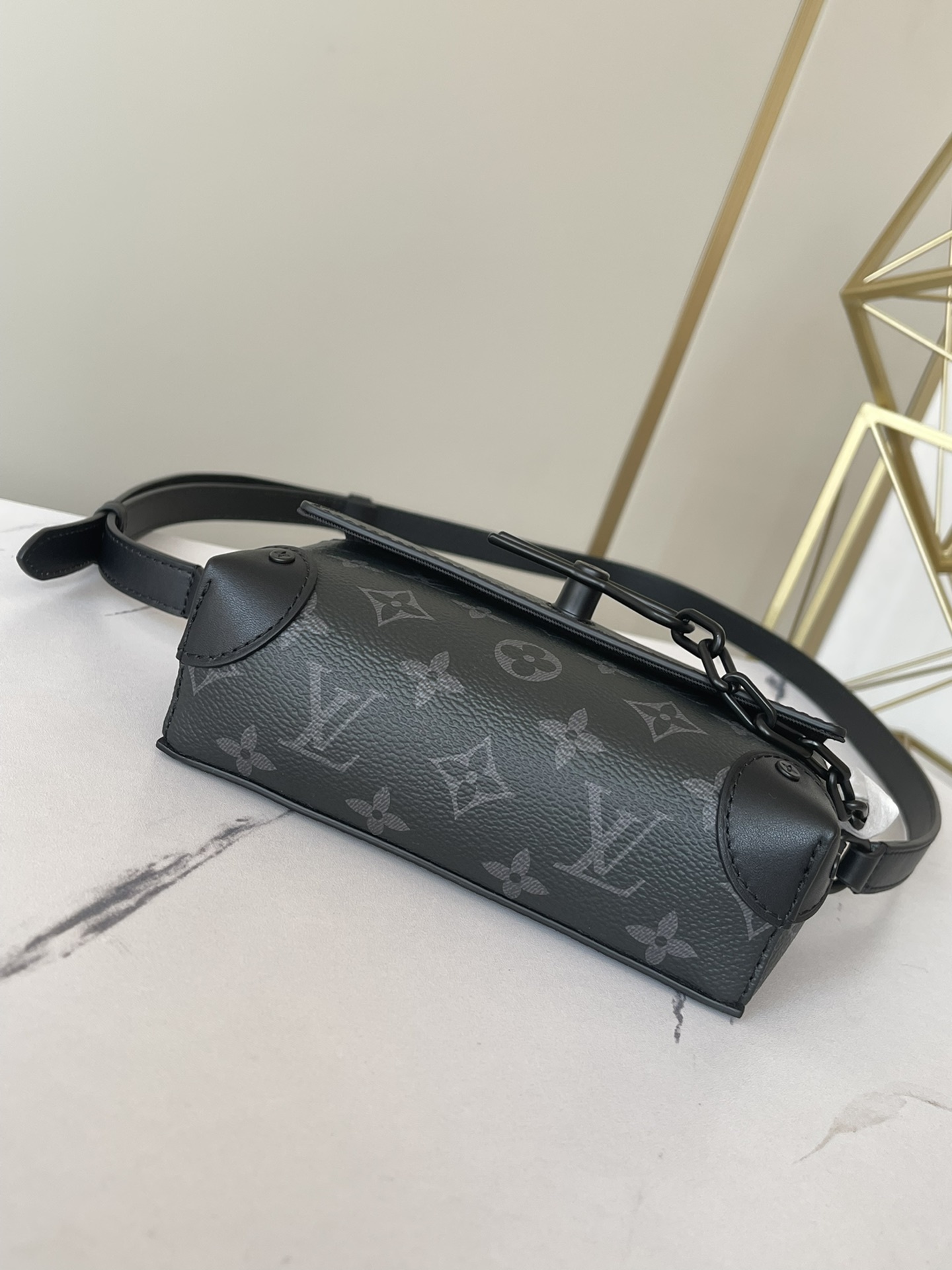 顶级原单独家实拍M81783黑花MonogramTaurillon皮革与Steamer风格链条等经典元素