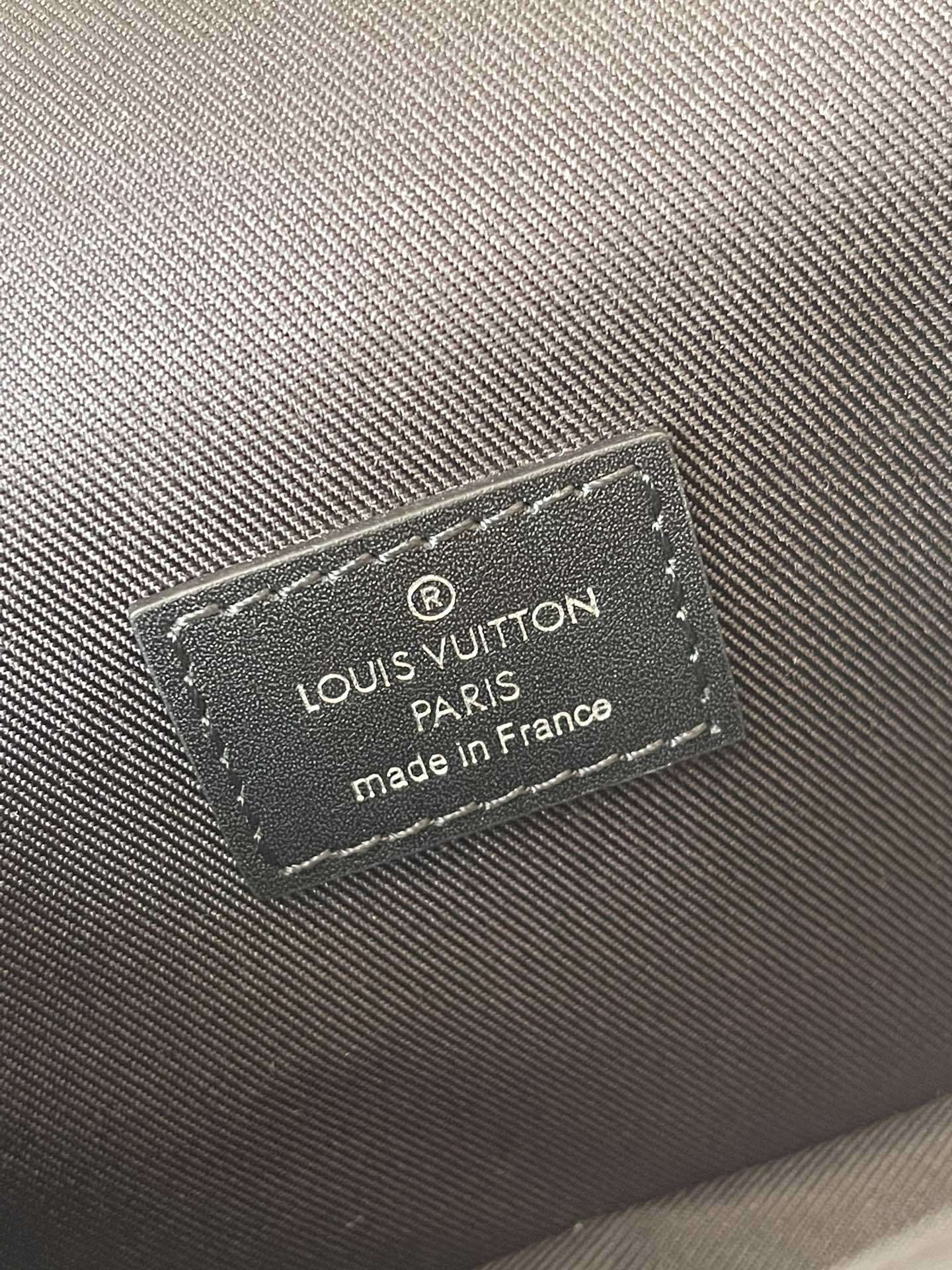 顶级原单独家实拍M81783黑花MonogramTaurillon皮革与Steamer风格链条等经典元素
