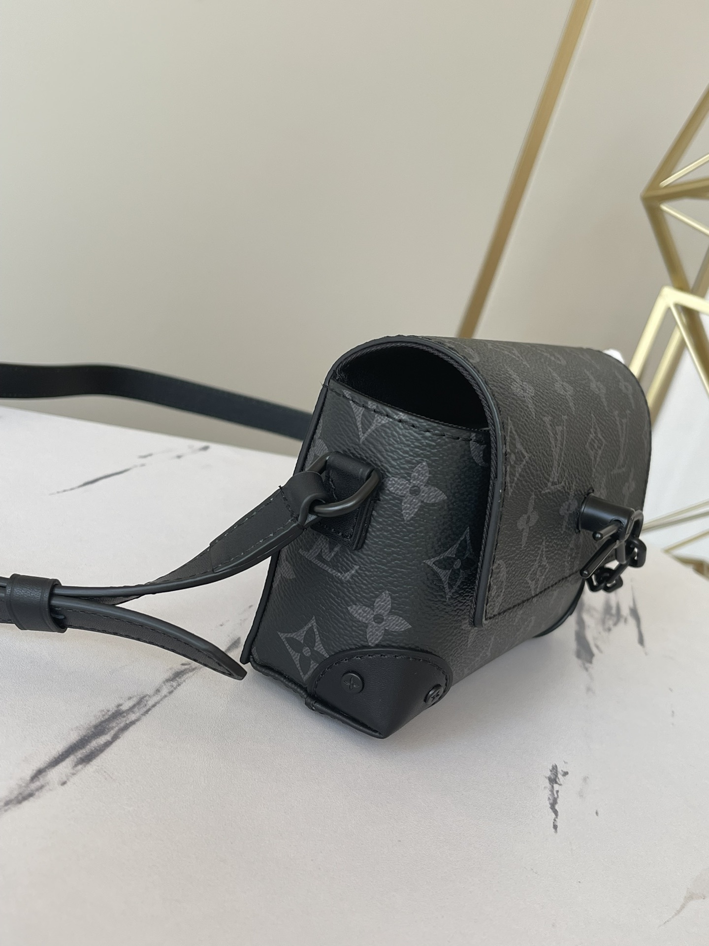 顶级原单独家实拍M81783黑花MonogramTaurillon皮革与Steamer风格链条等经典元素