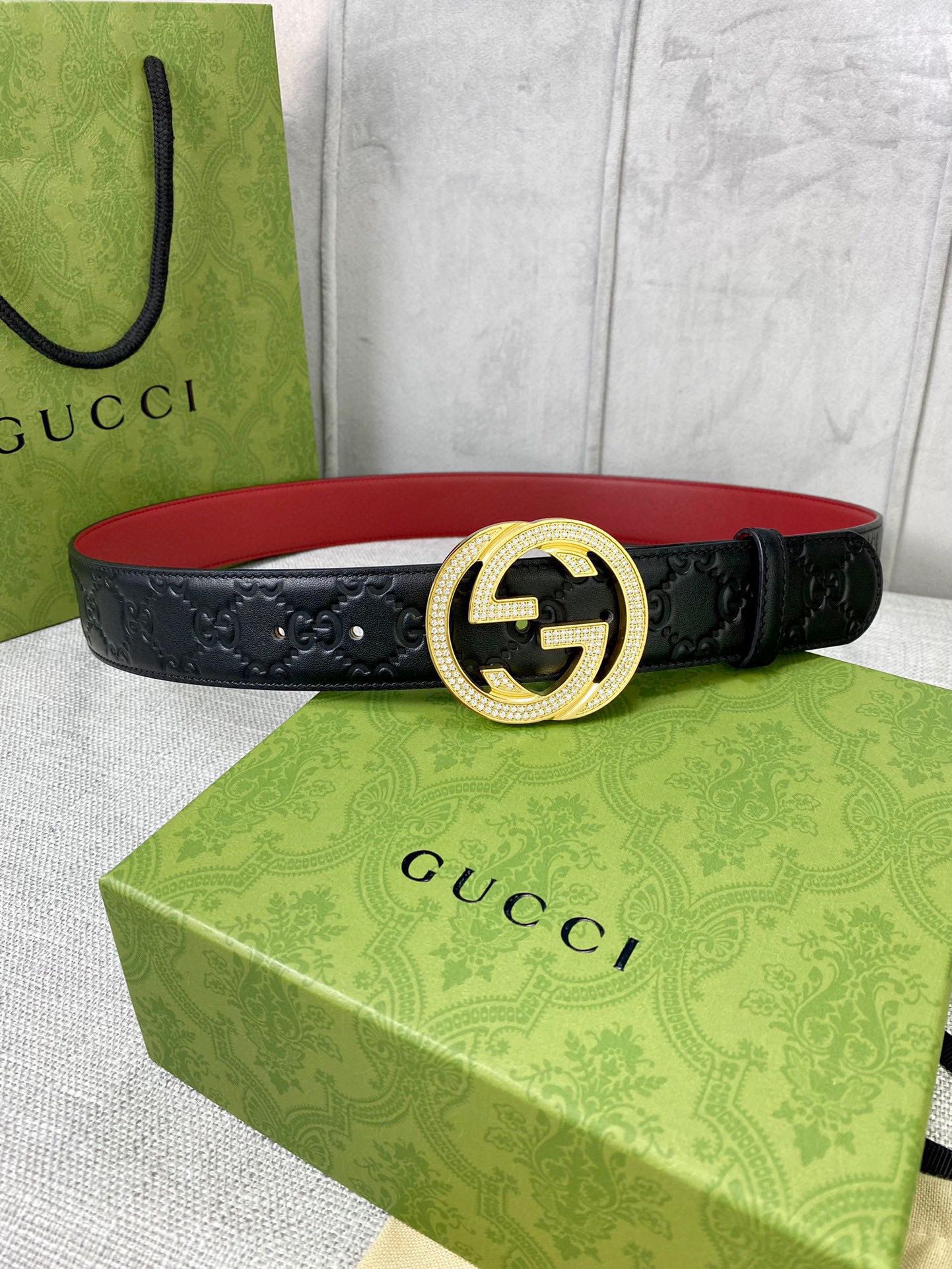 带宽4.0cmGUCCI互扣式双G原单镶钻钢扣腰带采用热压印技术的GucciSignature皮革精制而