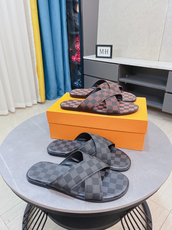 H0 LV多色男士拖鞋 ，原单品质顶级版 ，原版专用荔枝纹胶皮内里侧羊皮，防滑组合底，步履更稳，更舒适轻便，高档大方，
