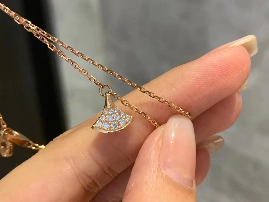 Bvlgari 宝格丽满钻小裙子手链