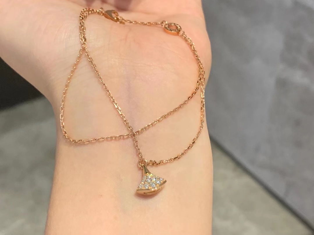 Bvlgari 宝格丽满钻小裙子手链