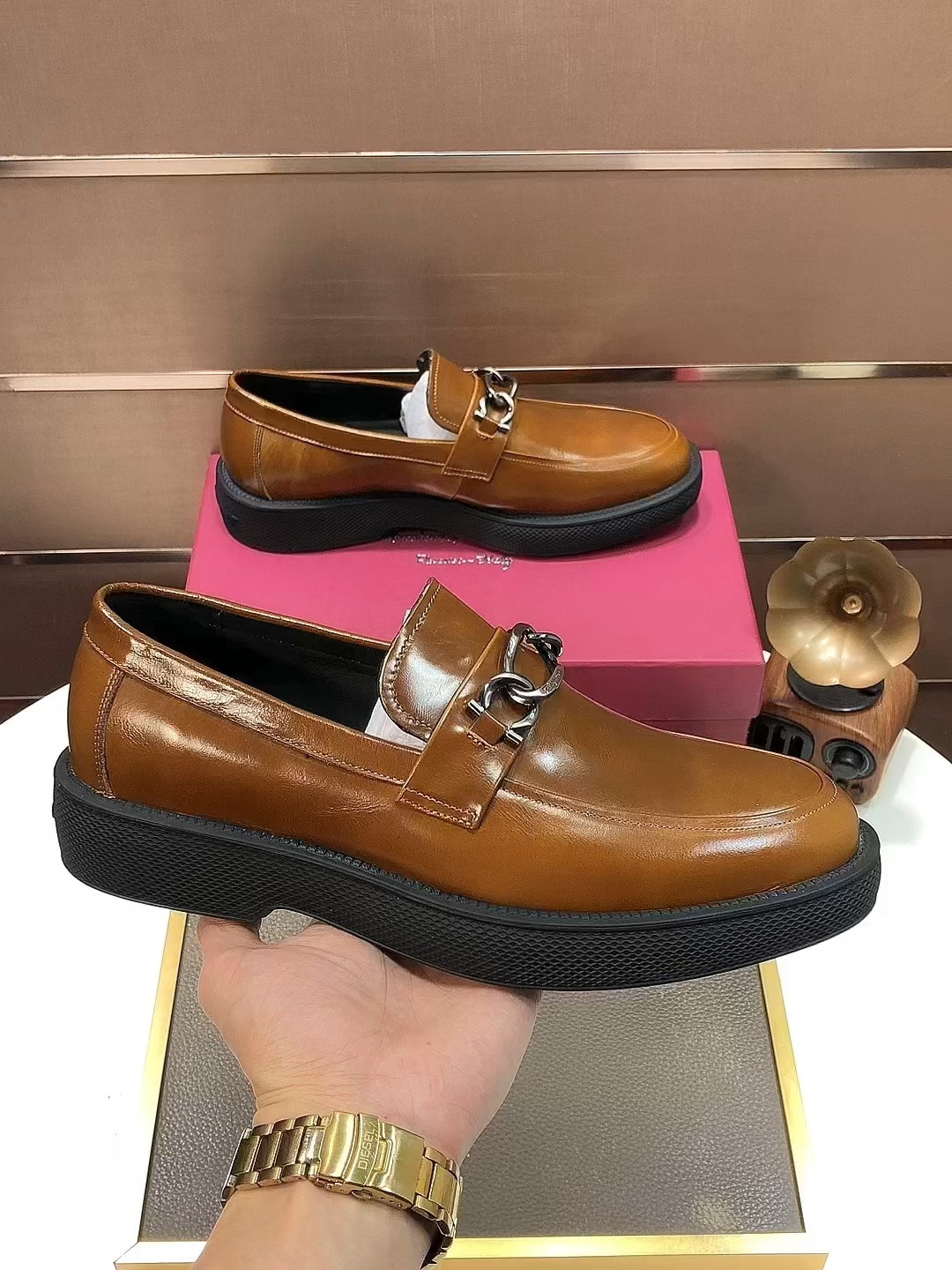 K5 Ferragamo 菲拉格幕  原版进口开边上乘牛皮手工编织成+进口牛里+原版奢华金属扣+原版组合大底 对比无压力 38–4545定做