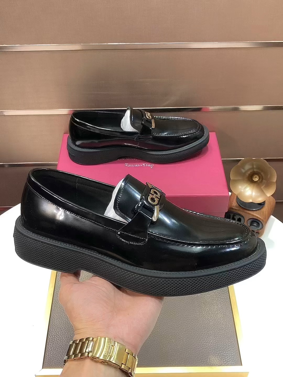 K5 Ferragamo 菲拉格幕  原版进口开边上乘牛皮手工编织成+进口牛里+原版奢华金属扣+原版组合大底 对比无压力 38–4545定做