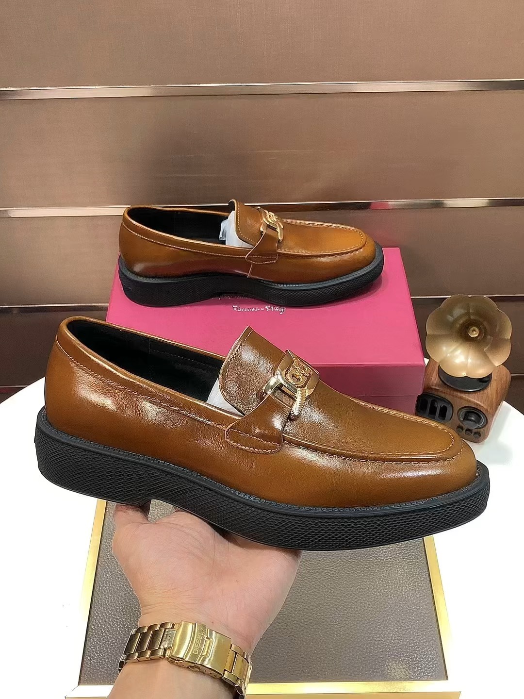 K5 Ferragamo 菲拉格幕  原版进口开边上乘牛皮手工编织成+进口牛里+原版奢华金属扣+原版组合大底 对比无压力 38–4545定做