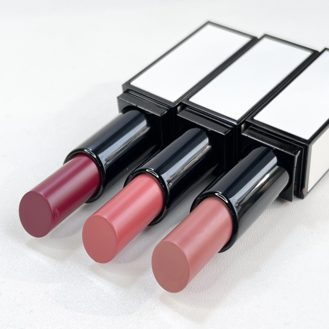 Louis Vuitton Haute Couture Couture Beauty Luxury Makeup Lipstick 3