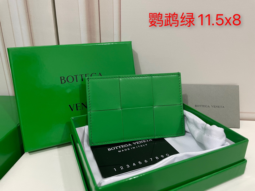 Bottega Veneta Calfskin Card Holder Parakeet Green 3 Card Slots 1 Coin Pocket
