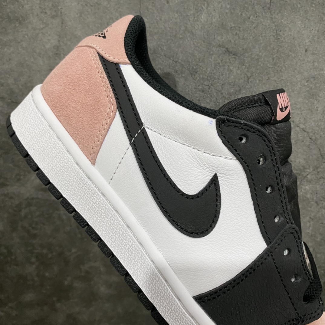 图片[7]-莞产dg版本Air Jordan AJ1 Low OG 黑粉爆裂纹低帮 CZ0790-061 原楦原纸板开发 极致一眼正品既视感 原厂皮料 原厂拉帮工艺 全部采用原厂电脑车 针距 边距完全同步原鞋 原厂特供皮料承诺百分百一致原鞋 鞋面清洁度最高QC检验标准 控制溢胶 飞翼3D高频深度立体 全市场仅此一家 鞋盒、防尘纸 均采购来自原厂 尺码：40 40.5 41 42 42.5 43 44 44.5 45 46 47.5-选品中心